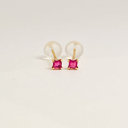 K18イエローゴールド ルビーピアス