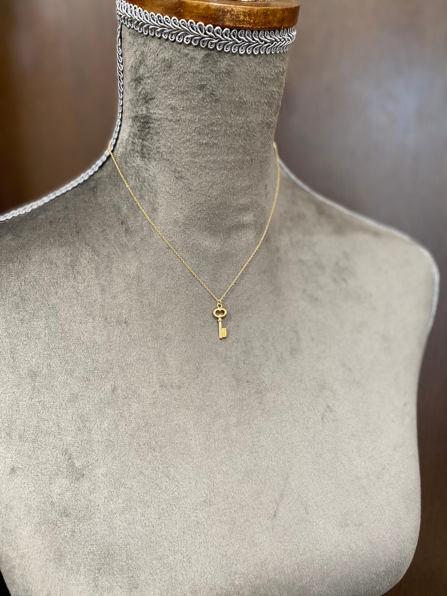 TIFFANY & CO. Oval Key Necklace K18YG