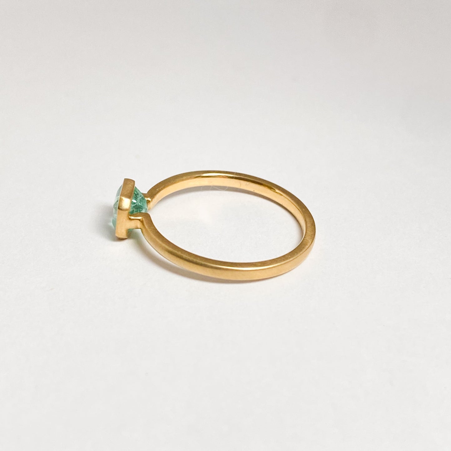 K18イエローゴールド エメラルドリング