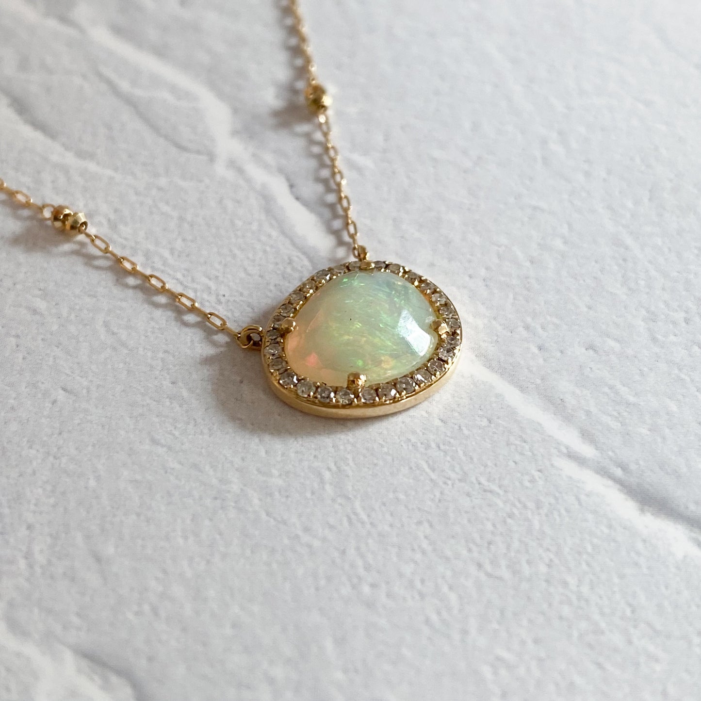 K18イエローゴールド オパール・ダイヤモンドネックレス