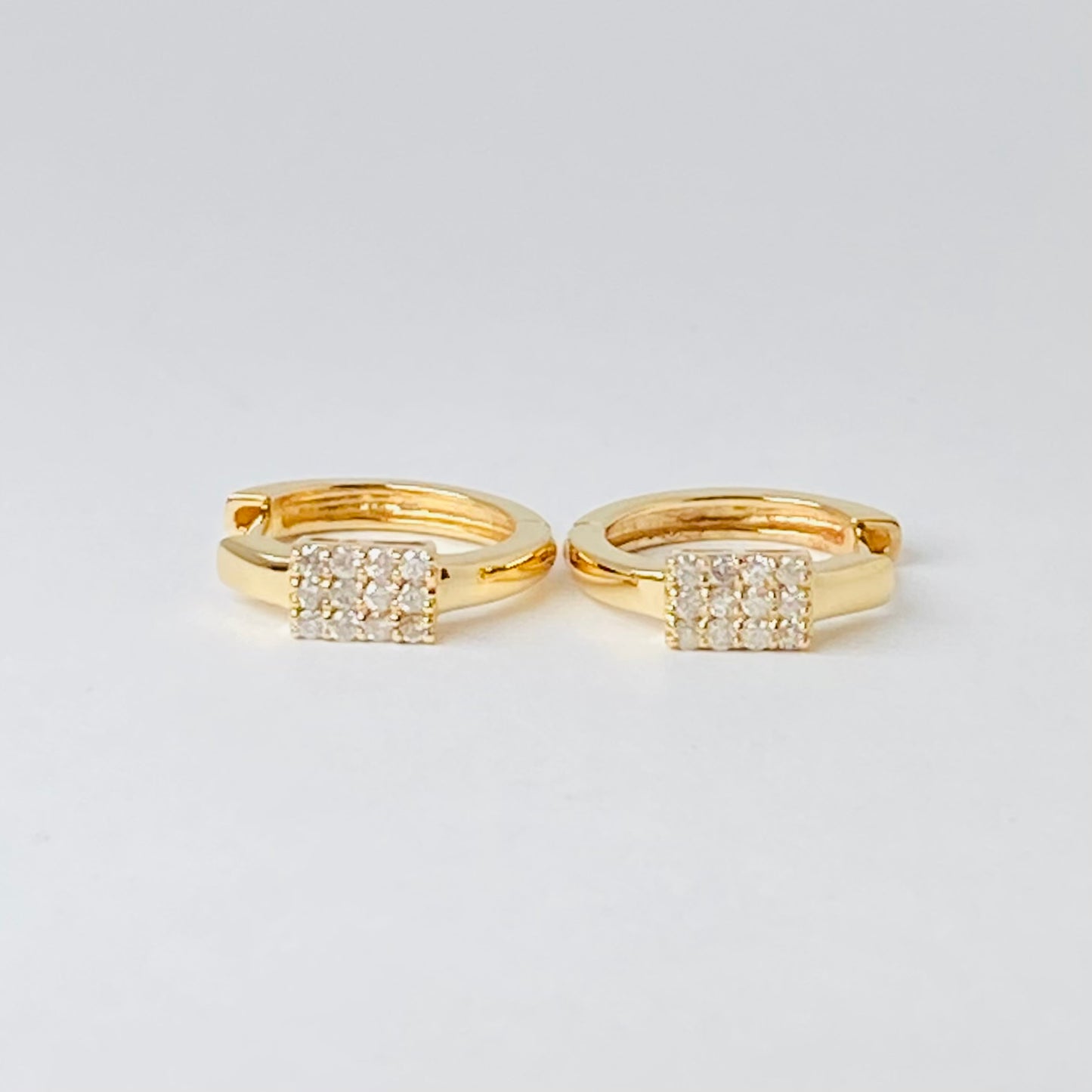 K18イエローゴールド ダイヤモンド0.2ct中折れフープピアス