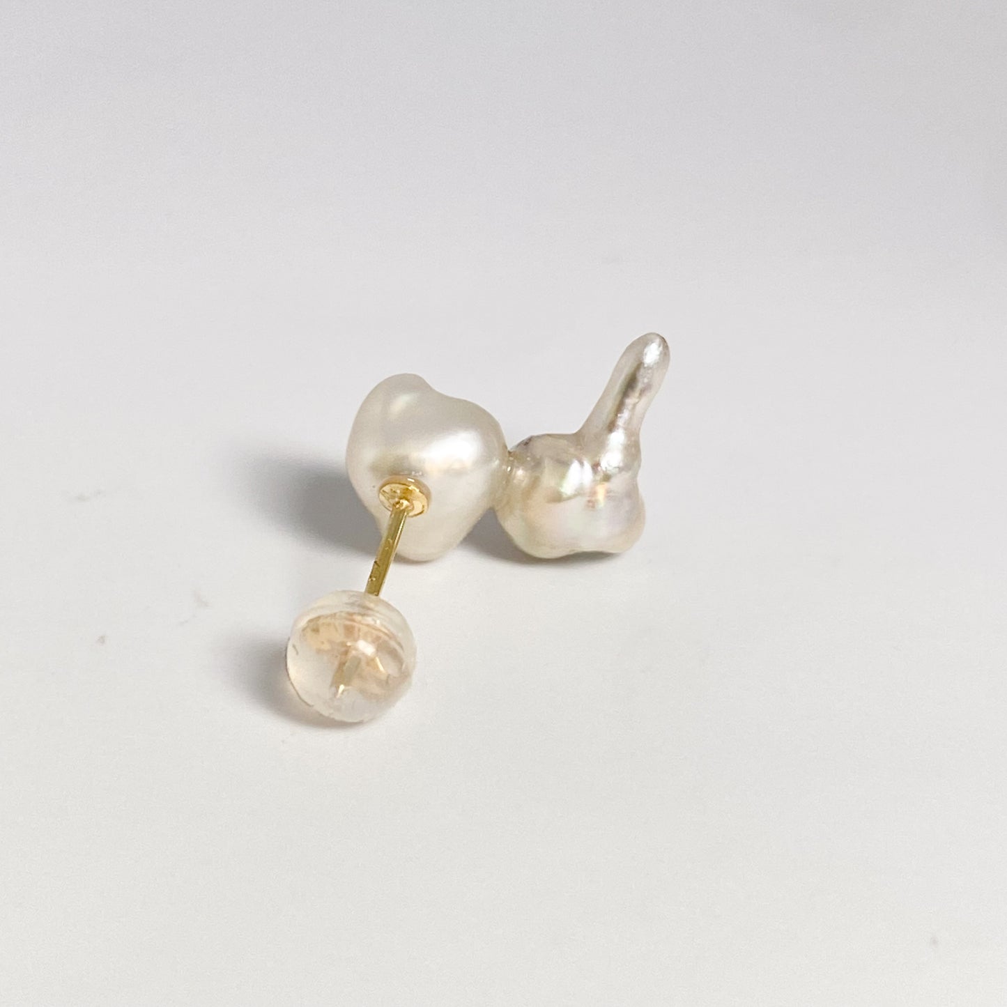 K18イエローゴールド 南洋ケシシングルピアス