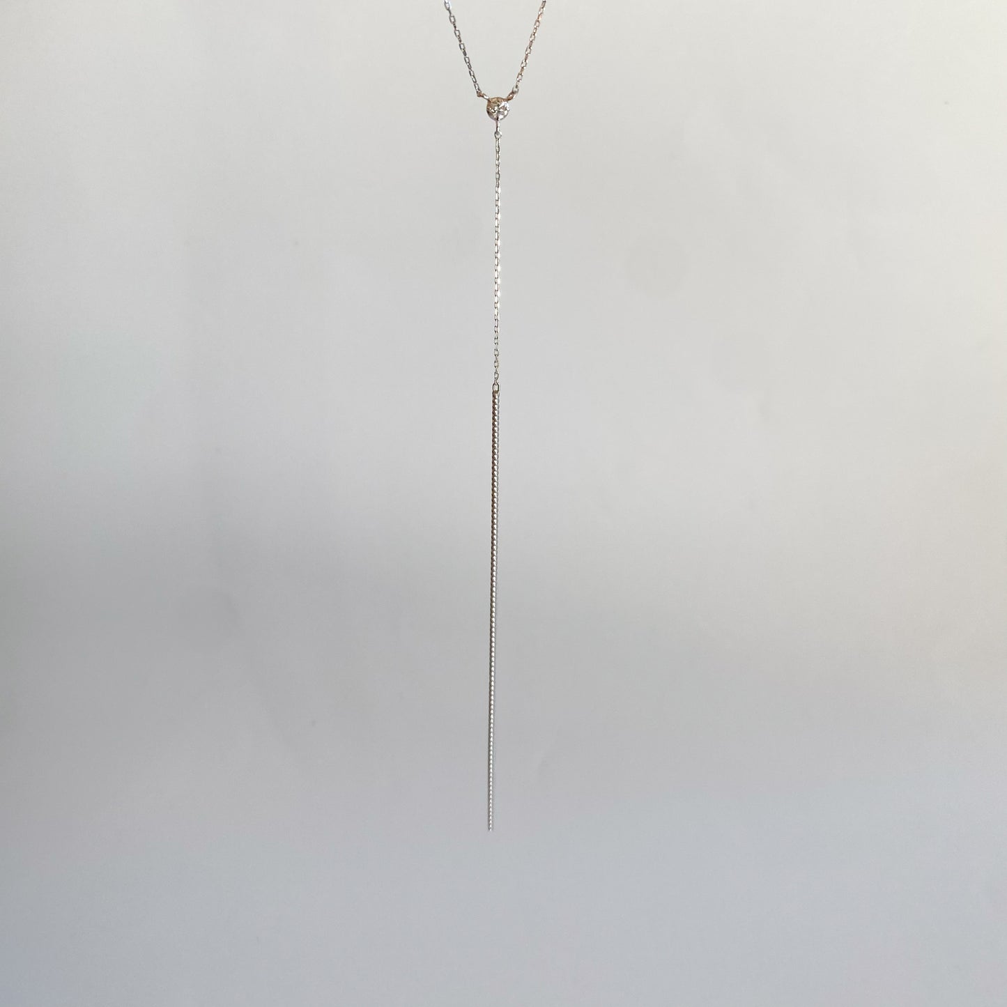 K18ホワイトゴールド　ダイヤモンド0.03ct Yチェーンネックレス