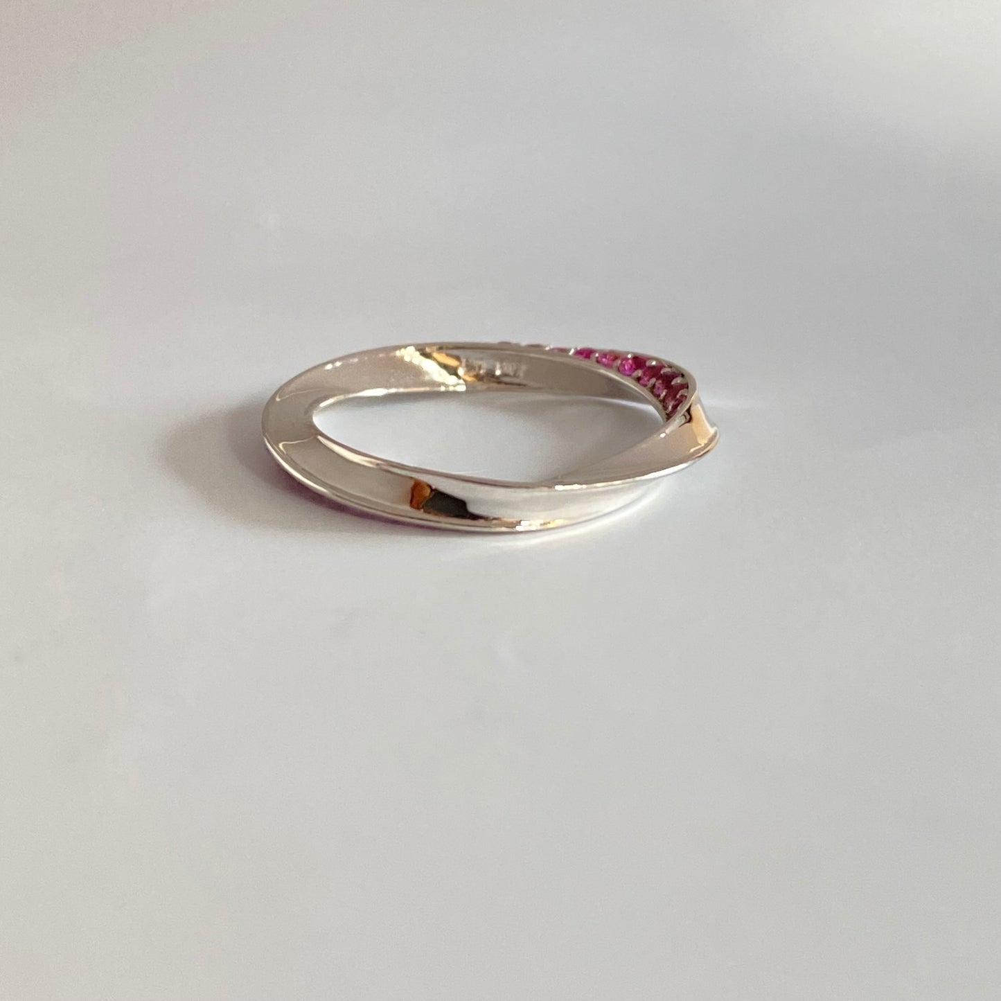 K18ホワイトゴールド ピンクサファイアリング