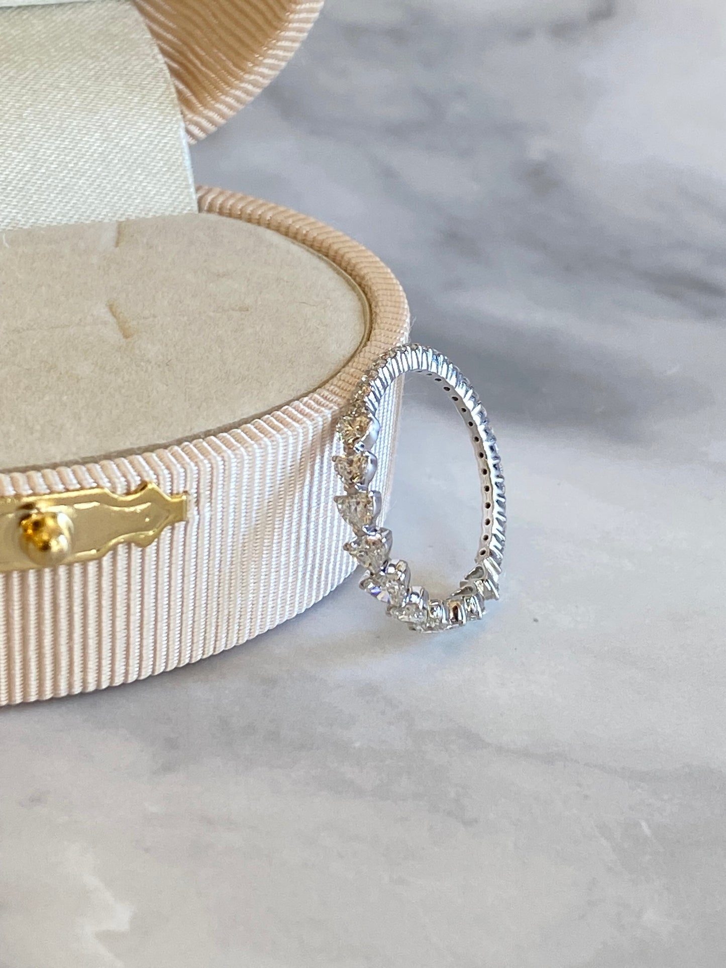 K18ホワイトゴールド　ハートシェイプダイヤモンドリング