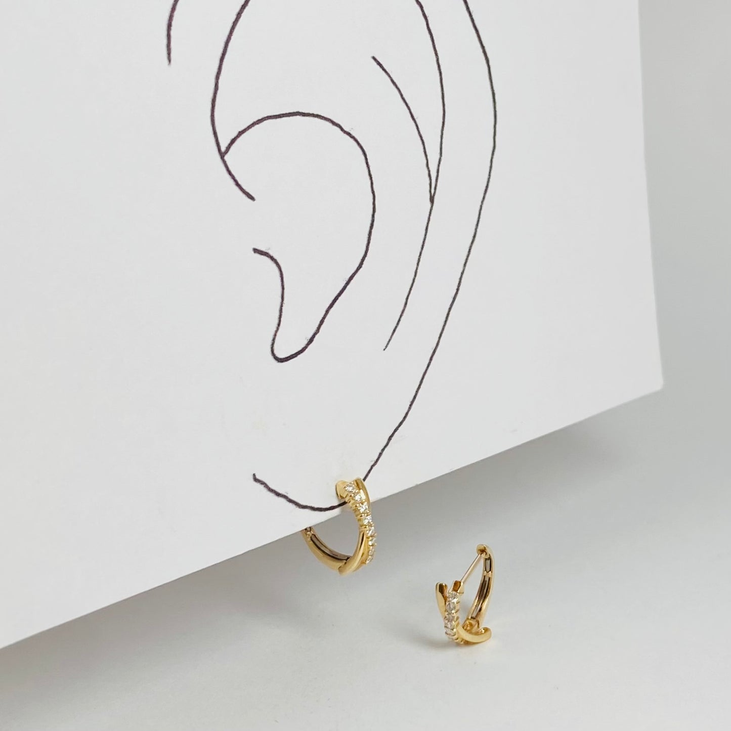 K10イエローゴールド ダイヤモンド0.1ct中折れピアス