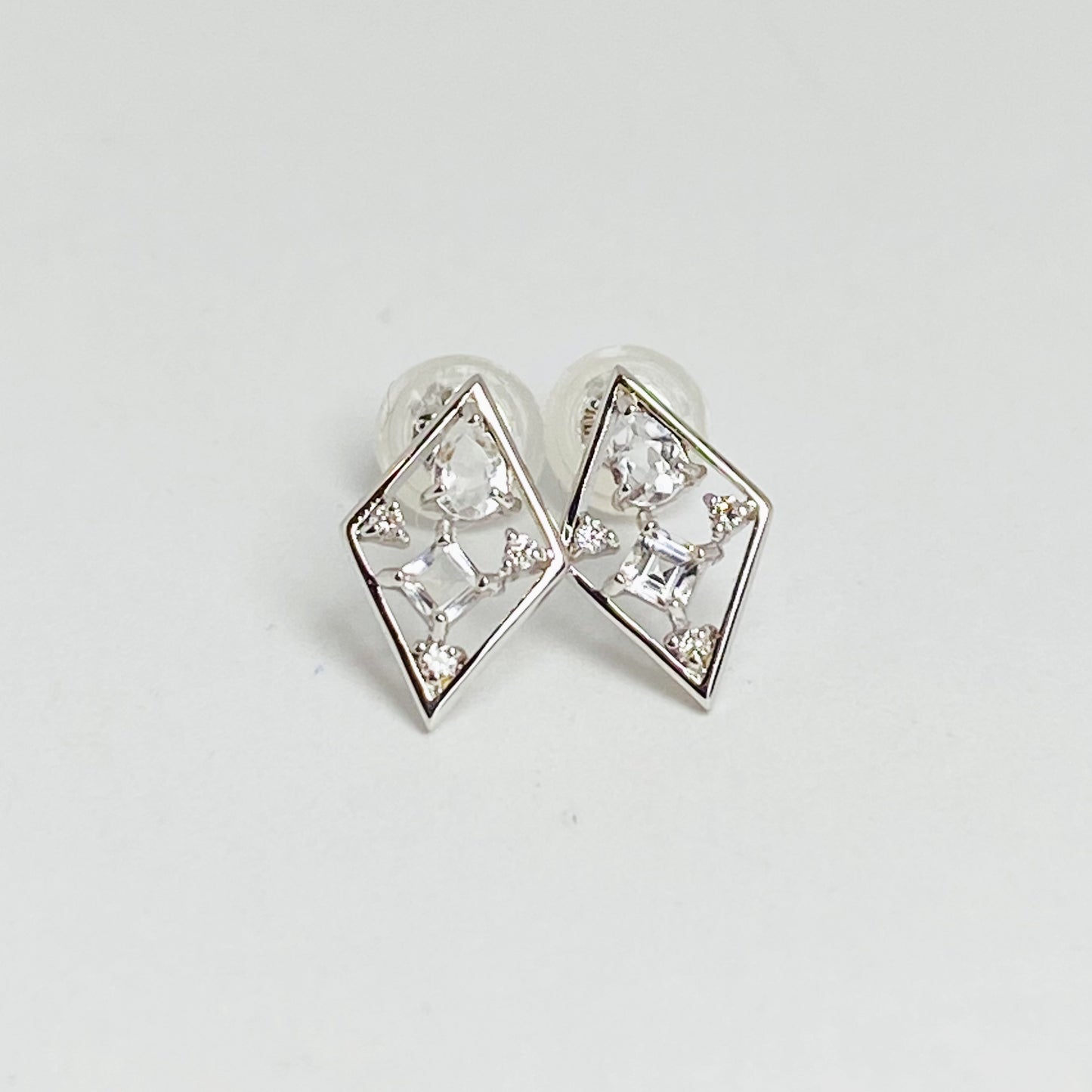 K10ホワイトゴールド トパーズ･ダイヤモンド0.02ctピアス