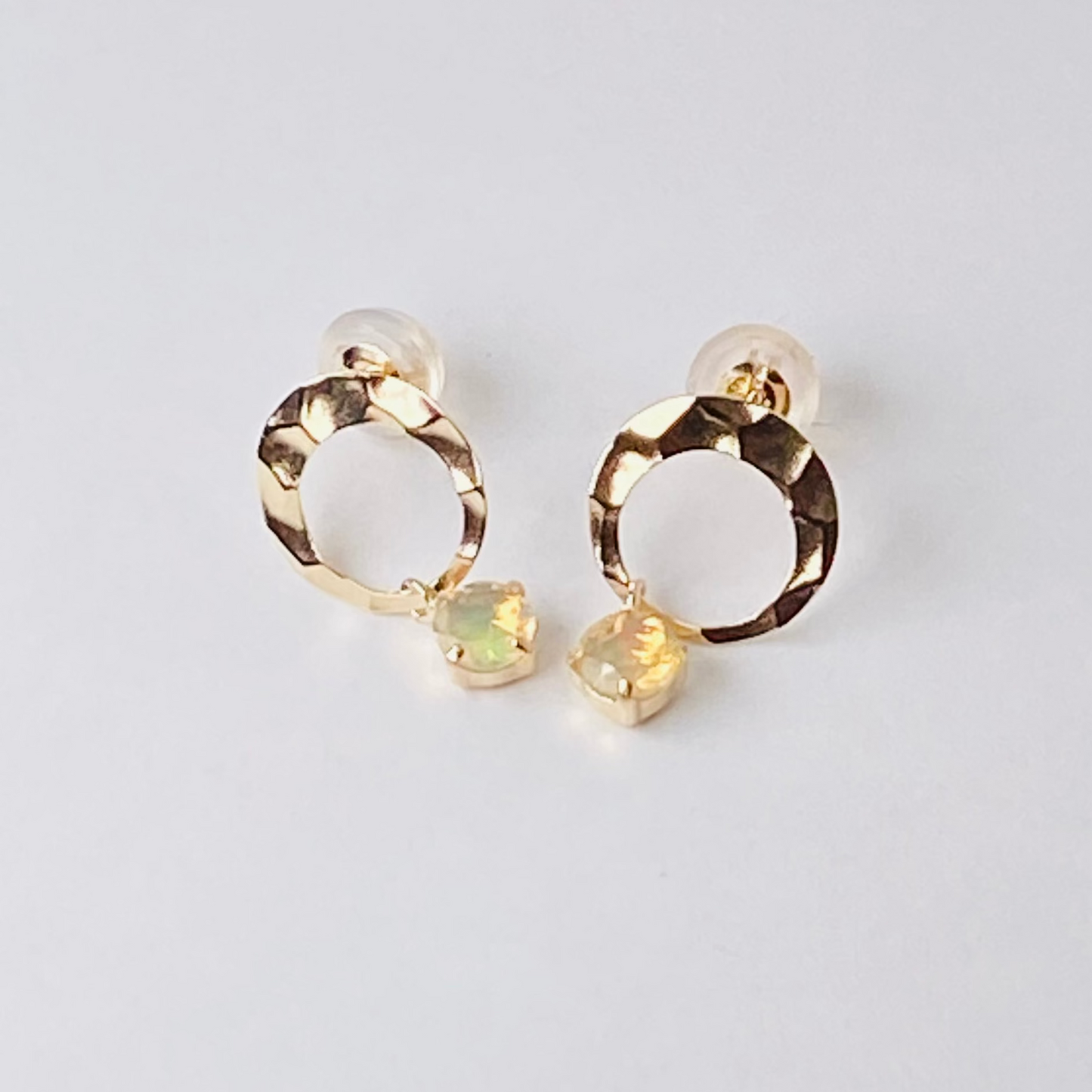 K10イエローゴールド エチオピアオパールピアス