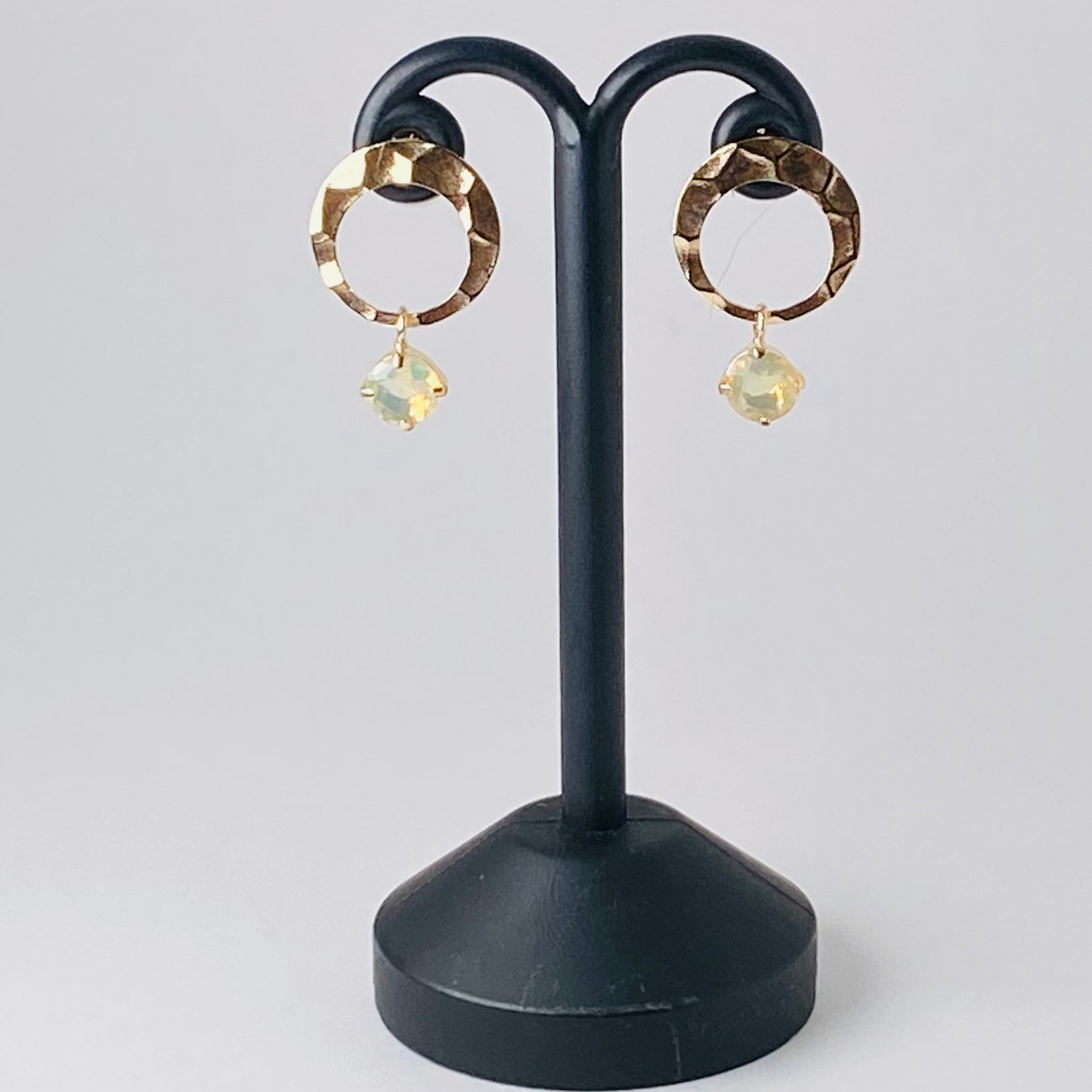 K10イエローゴールド エチオピアオパールピアス