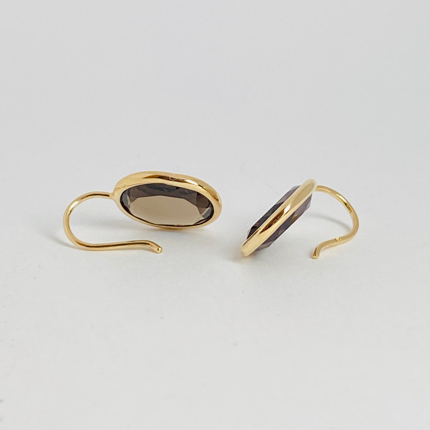 K10イエローゴールドスモーキークォーツピアス
