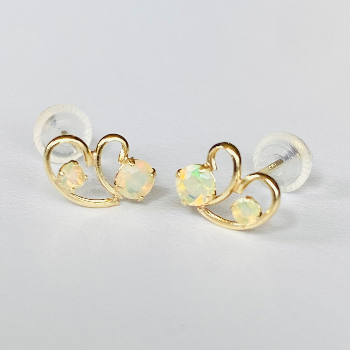 K10イエローゴールド　オパールピアス