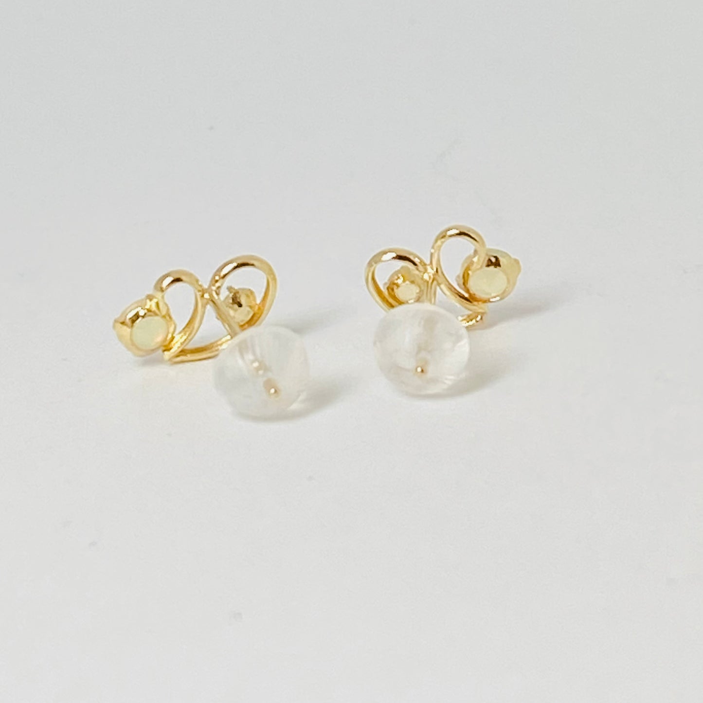 K10イエローゴールド　オパールピアス