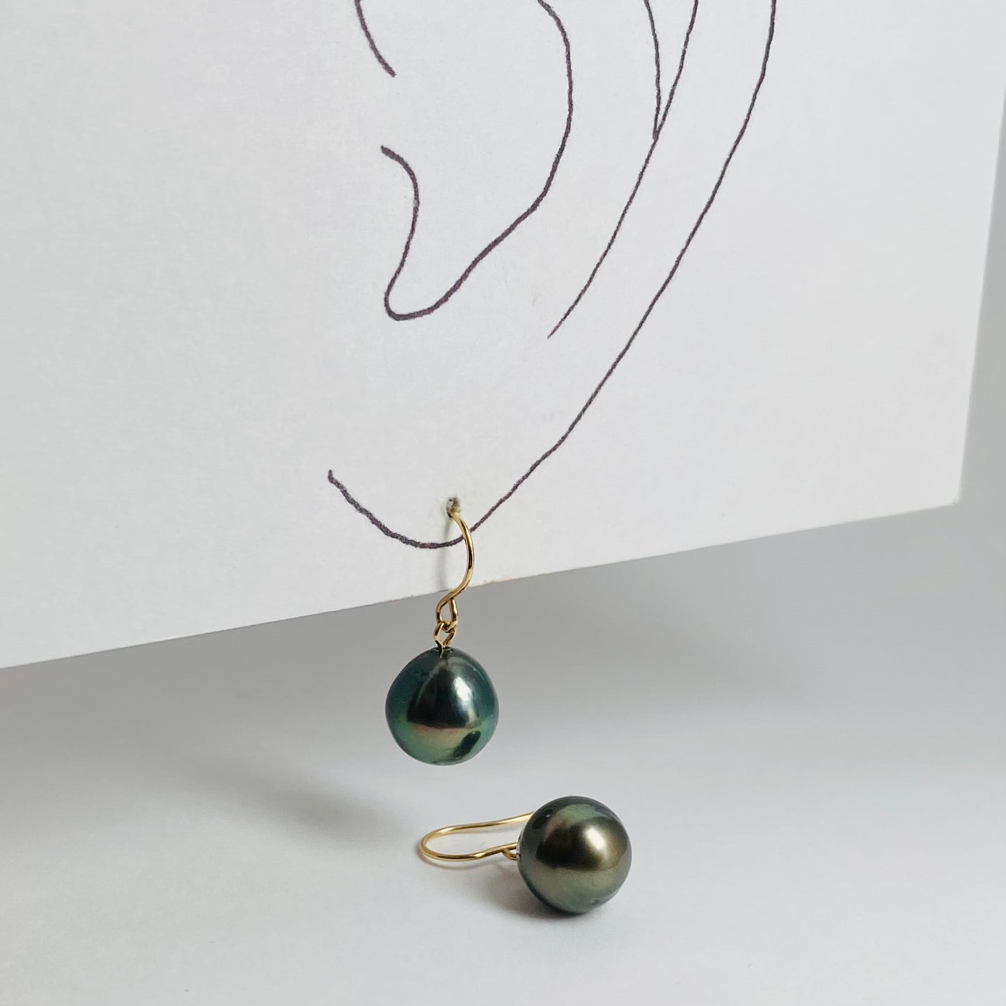 K14イエローゴールド南洋黒蝶真珠ピアス