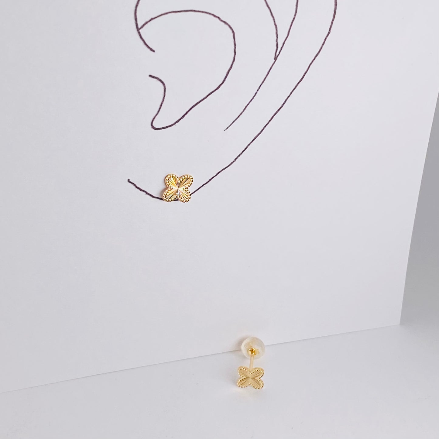 K18イエローゴールド クローバーピアス