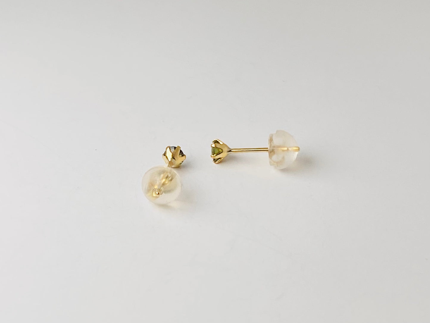 K18イエローゴールド グリーンジルコンピアス