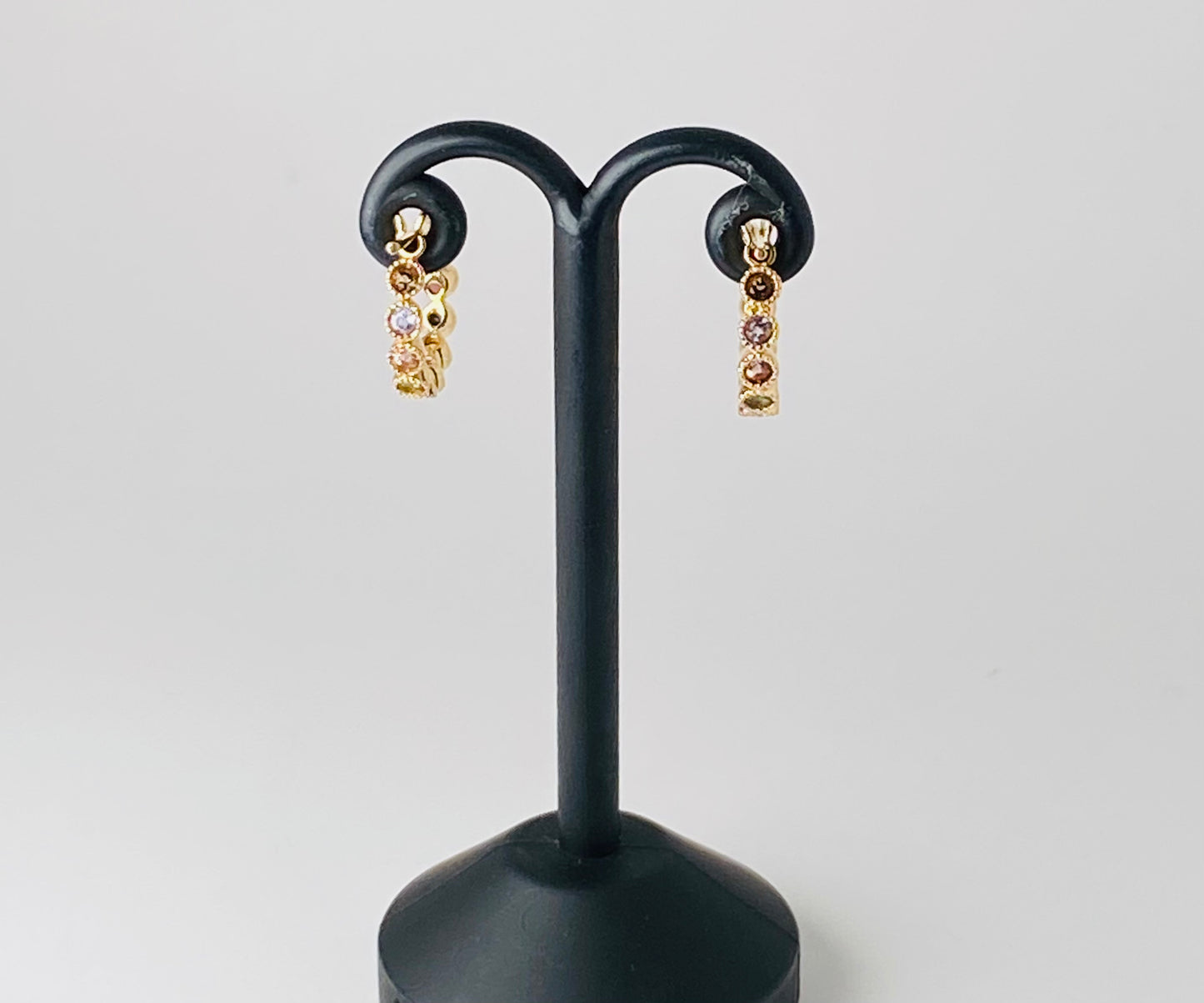 K10イエローゴールドマルチカラーフープピアス