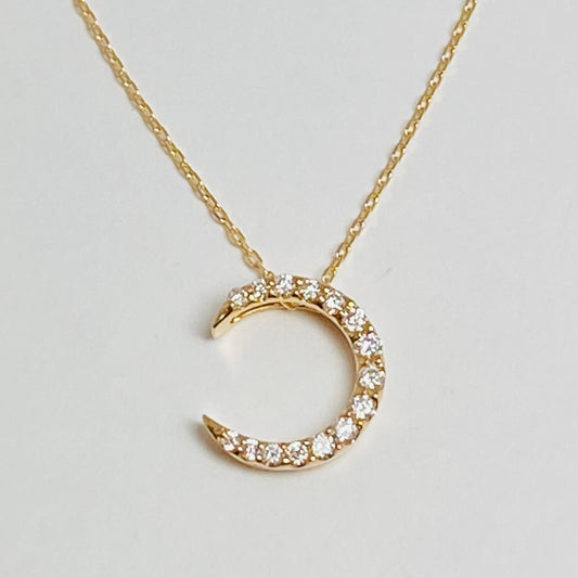 K18イエローゴールド ダイヤモンド0.12ct三日月ネックレス