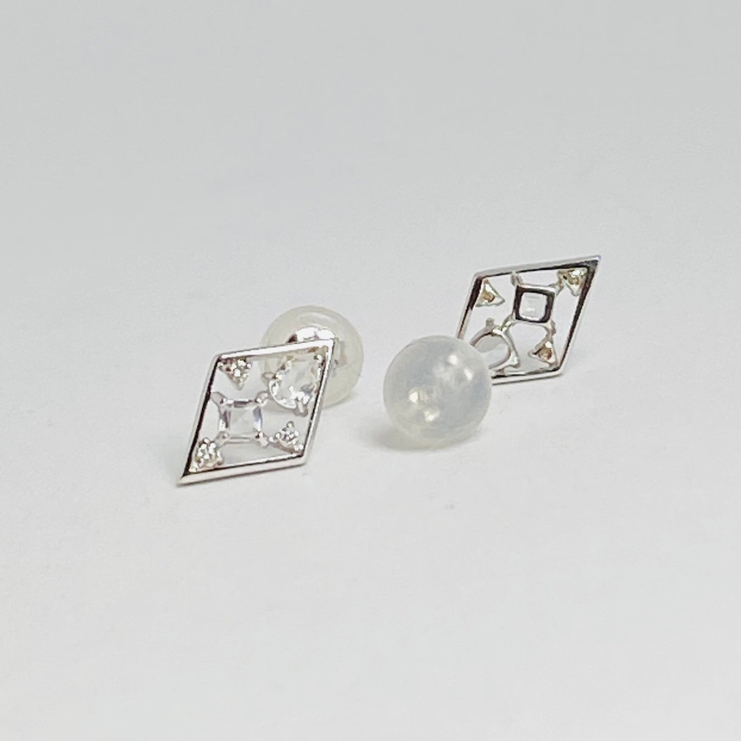 K10ホワイトゴールド トパーズ･ダイヤモンド0.02ctピアス