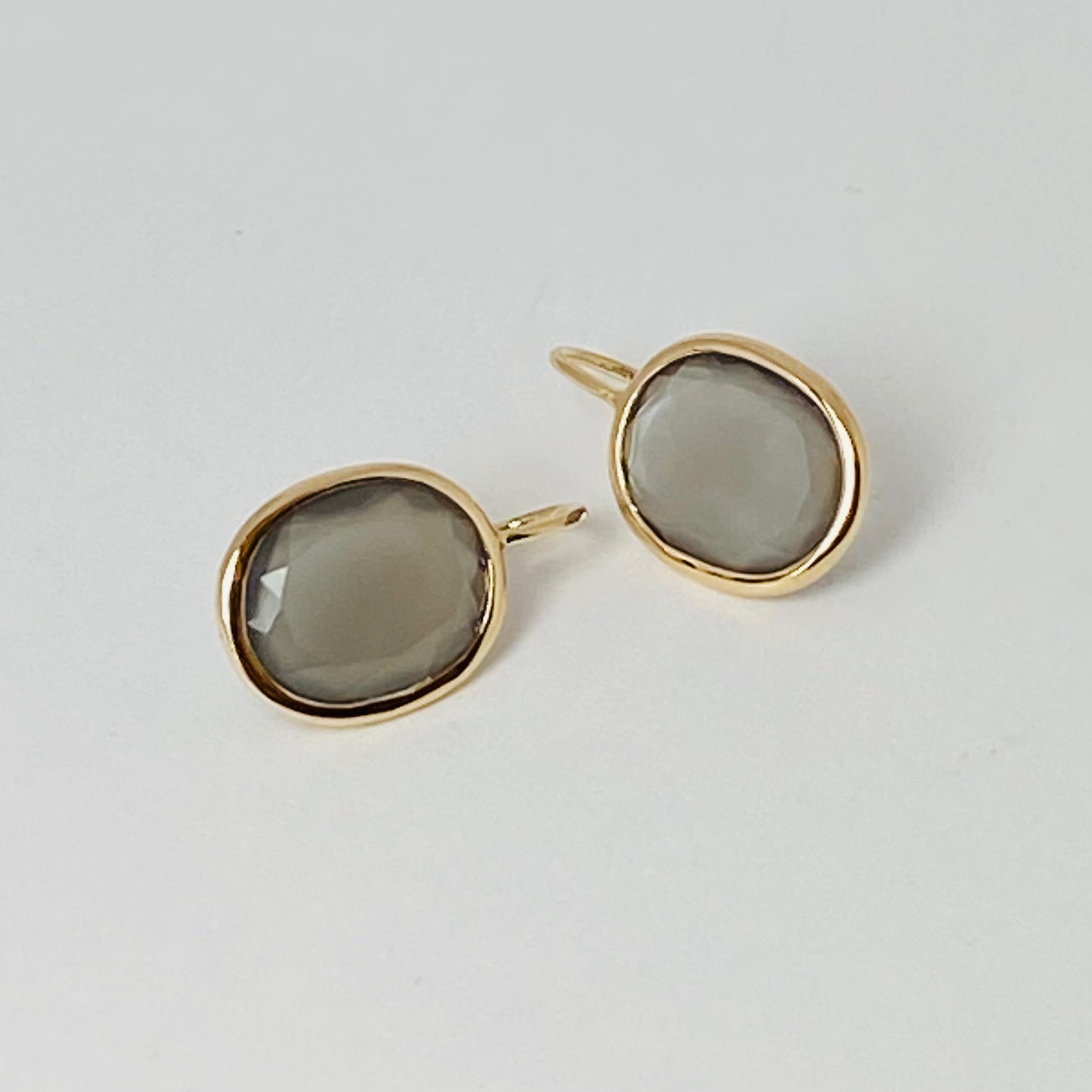 K10イエローゴールド グレームーンストーンピアス