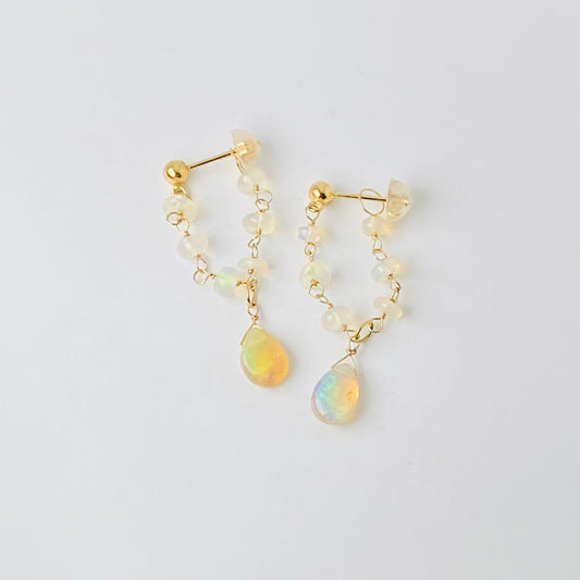 K18イエローゴールド オパールピアス