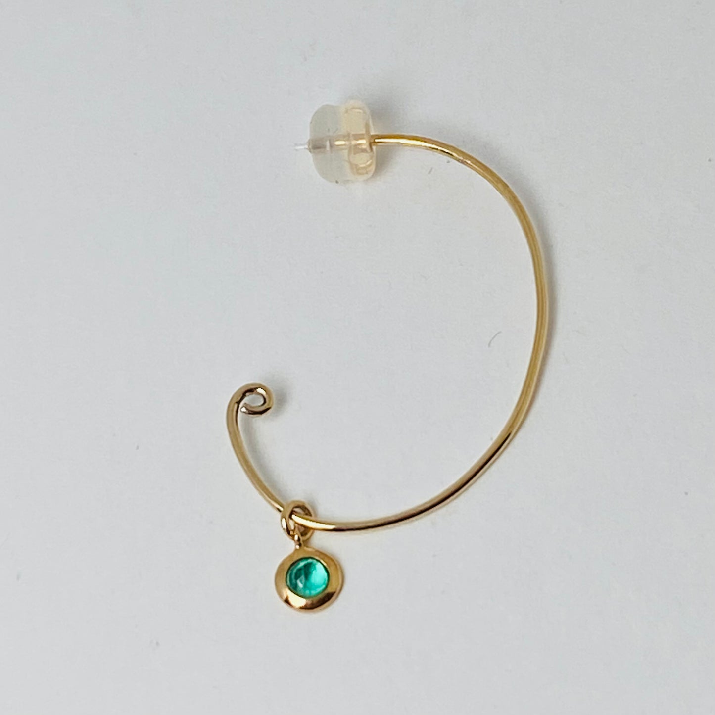 K10イエローゴールド エメラルドシングルピアス