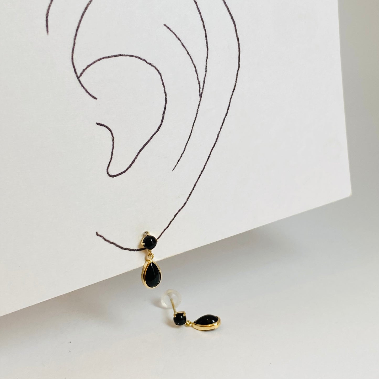 K10イエローゴールド オニキスピアス