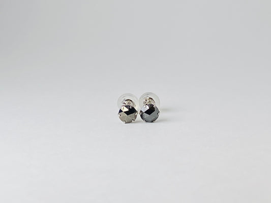 Ptブラックダイヤモンド　トータル０.5ctピアス