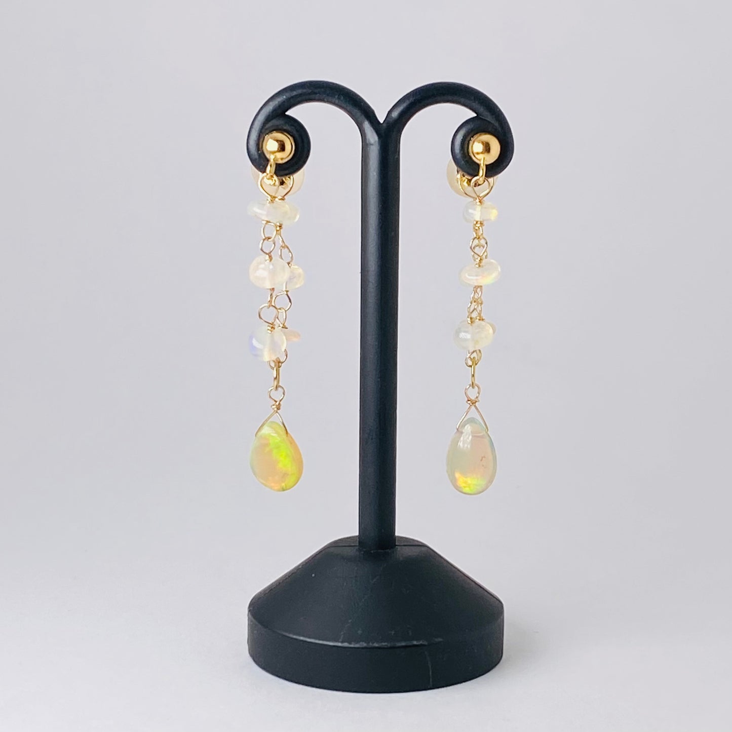 K18イエローゴールド オパールピアス