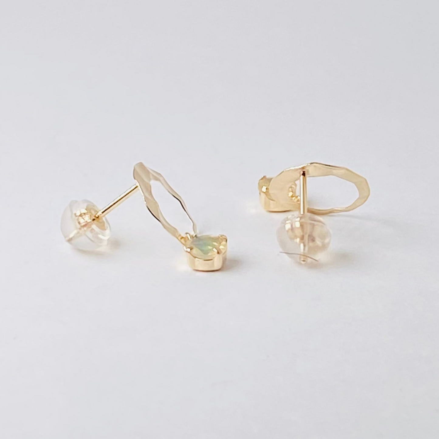 K10イエローゴールド エチオピアオパールピアス