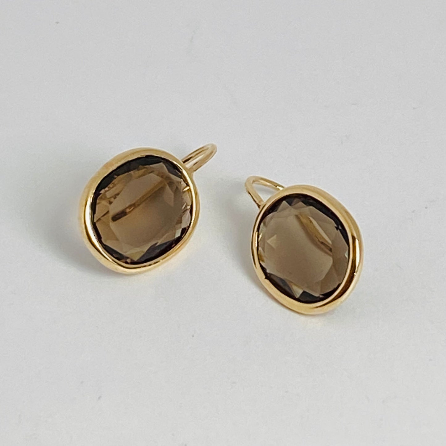 K10イエローゴールドスモーキークォーツピアス