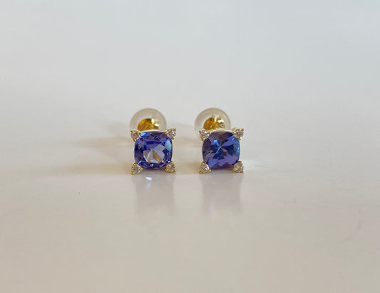 K18イエローゴールド　タンザナイト・ダイヤモンドピアス